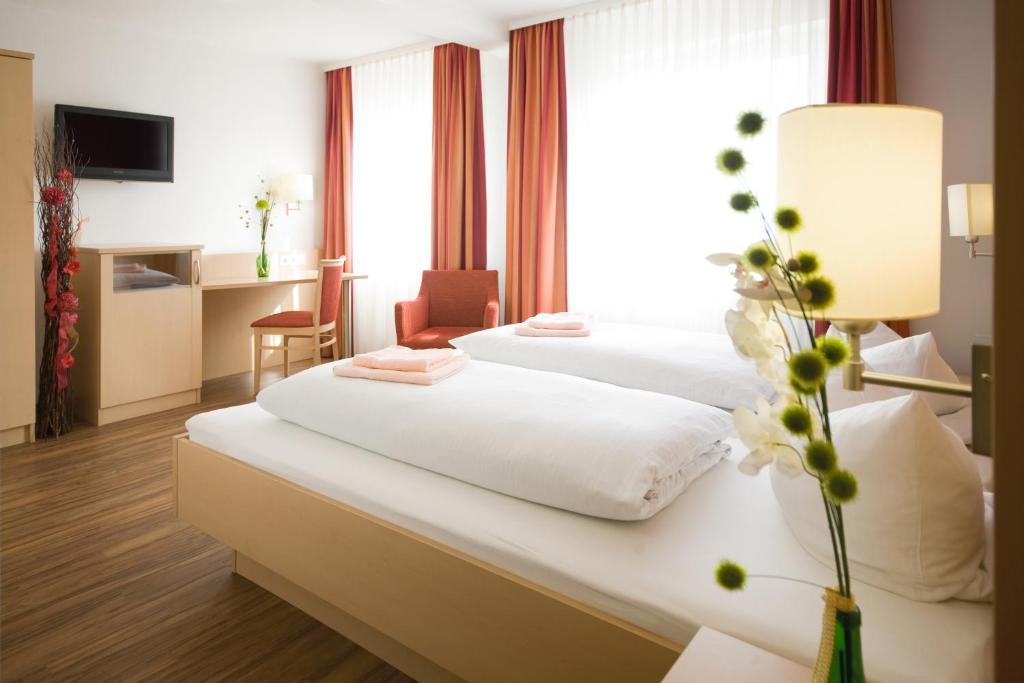 Hotel Gasthof Pension Riebel Etzenricht Room photo